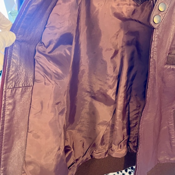 Vintage Maroon Leather Member's Only Style Jacket - Picture 12 of 13